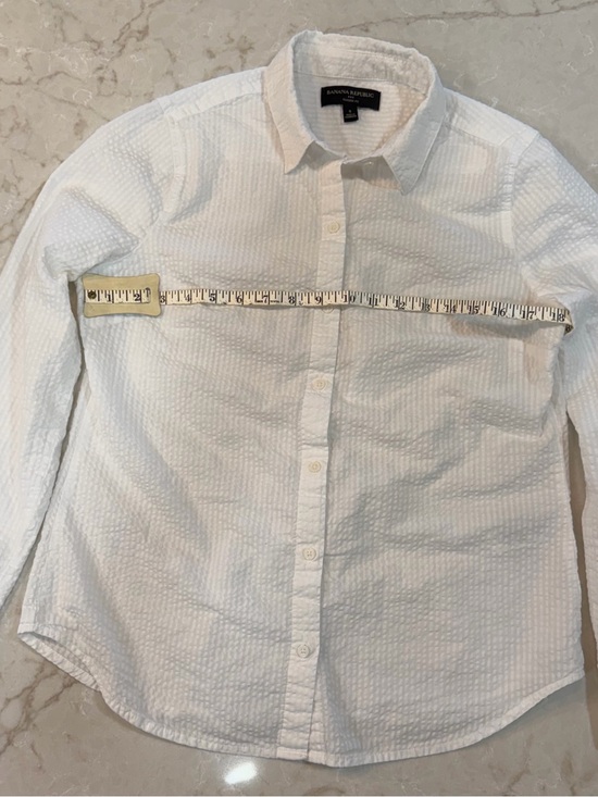 Banana Republic Tops - Banana Republic White Seersucker Button Down Shirt